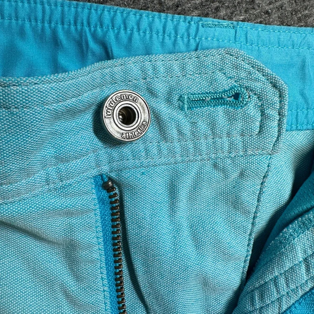 Lululemon Athletica Commission Shorts Mens 34 Turquoise Blue Golf 9 Inseam